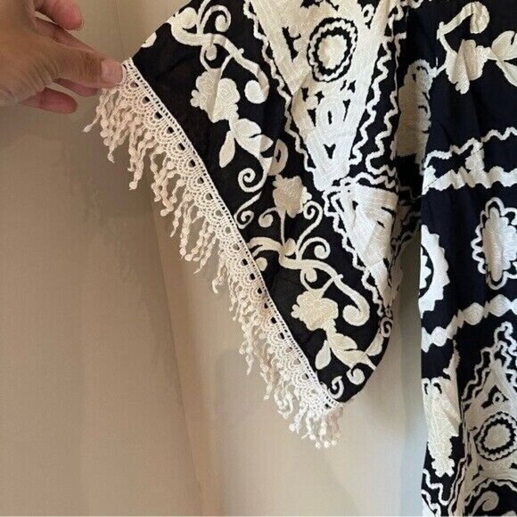 Umgee Black & Cream Print Scoop Neck Short Sleeve Tunic Top Size Medium - Picture 4 of 8